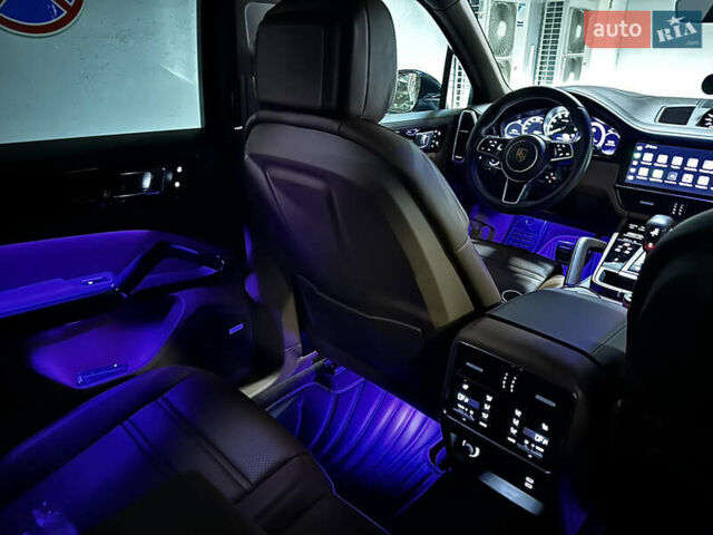 Синий Порше Каен, объемом двигателя 3 л и пробегом 25 тыс. км за 119999 $, фото 39 на Automoto.ua