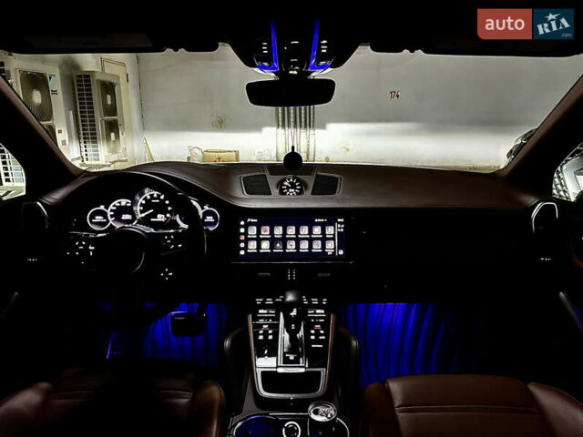 Синий Порше Каен, объемом двигателя 3 л и пробегом 25 тыс. км за 119999 $, фото 37 на Automoto.ua