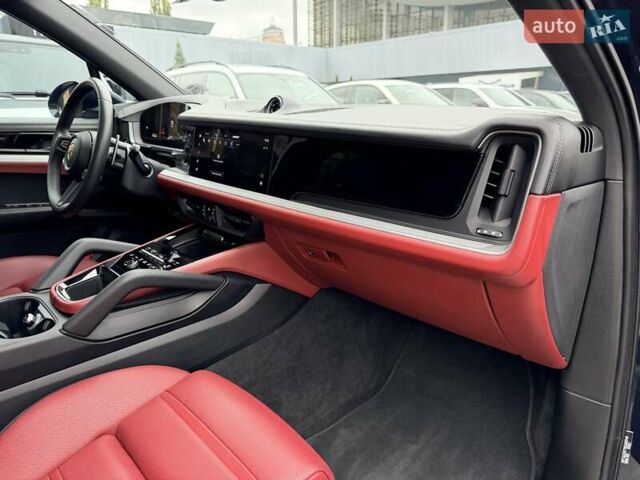 Порше Каен 2023 в Киеве на Automoto.ua Синий Порше Каен, объемом двигателя 3 л и пробегом 18 тыс. км за 99999 $, фото 16 на Automoto.ua