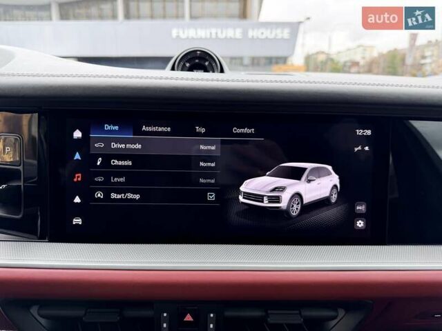 Порше Каен 2023 в Киеве на Automoto.ua Синий Порше Каен, объемом двигателя 3 л и пробегом 18 тыс. км за 99999 $, фото 30 на Automoto.ua