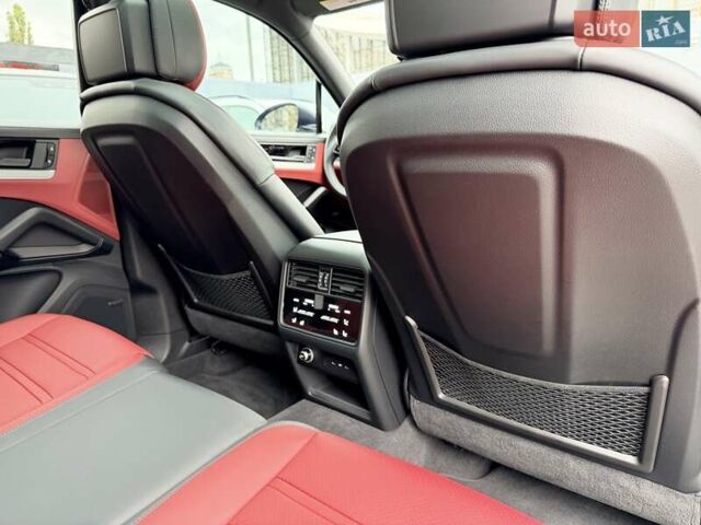 Порше Каен 2023 в Киеве на Automoto.ua Синий Порше Каен, объемом двигателя 3 л и пробегом 18 тыс. км за 99999 $, фото 22 на Automoto.ua