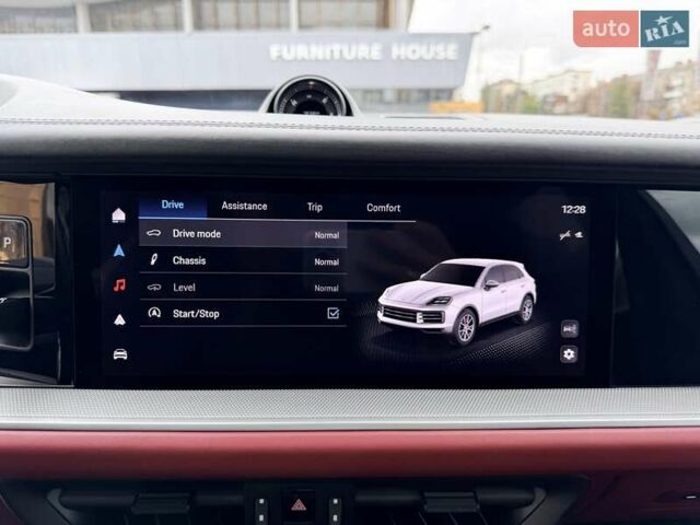 Порше Каен 2023 в Киеве на Automoto.ua Синий Порше Каен, объемом двигателя 3 л и пробегом 18 тыс. км за 99999 $, фото 31 на Automoto.ua