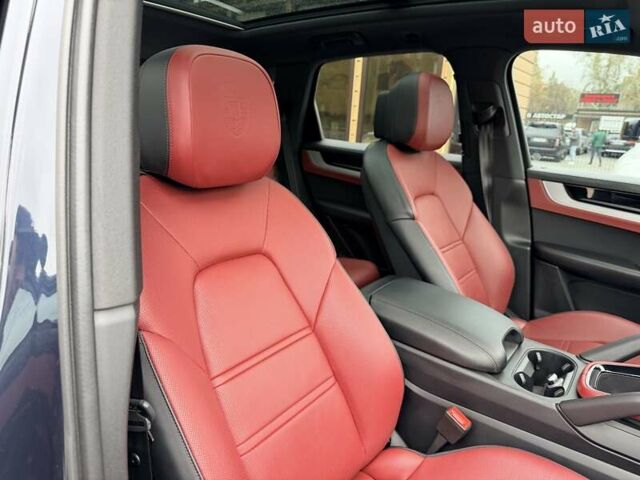 Порше Каен 2023 в Киеве на Automoto.ua Синий Порше Каен, объемом двигателя 3 л и пробегом 18 тыс. км за 99999 $, фото 12 на Automoto.ua