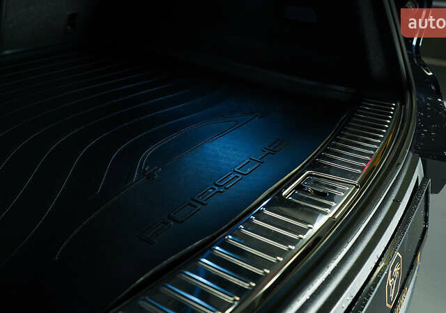 Синий Порше Каен, объемом двигателя 3 л и пробегом 5 тыс. км за 117000 $, фото 12 на Automoto.ua