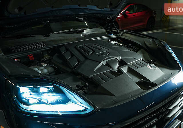 Синий Порше Каен, объемом двигателя 3 л и пробегом 5 тыс. км за 117000 $, фото 9 на Automoto.ua