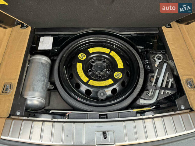 Зеленый Порше Каен, объемом двигателя 4.81 л и пробегом 190 тыс. км за 7900 $, фото 12 на Automoto.ua