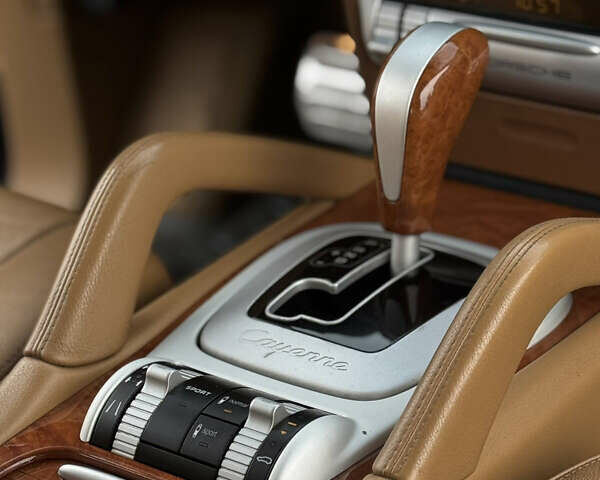 Зеленый Порше Каен, объемом двигателя 4.81 л и пробегом 190 тыс. км за 7900 $, фото 8 на Automoto.ua