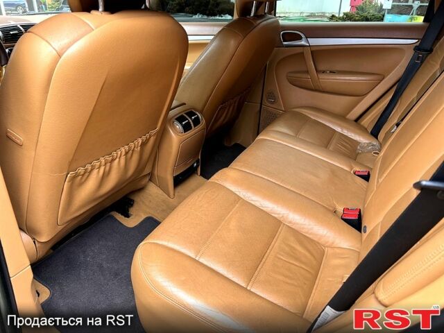 Зелений Порше Cayenne, об'ємом двигуна 3.6 л та пробігом 255 тис. км за 12999 $, фото 3 на Automoto.ua