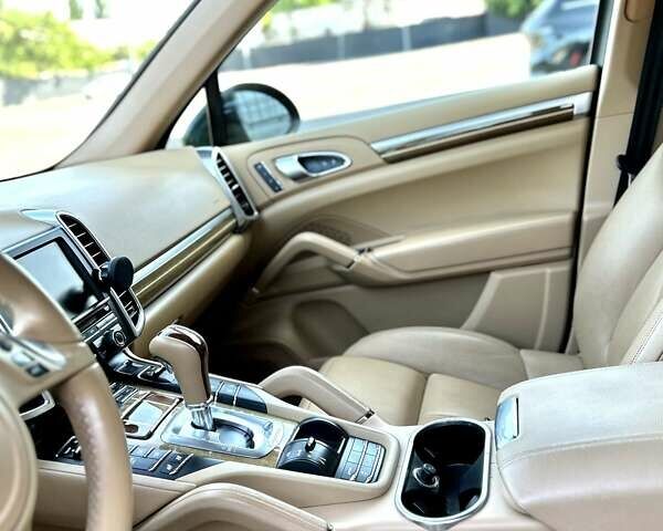 Зелений Порше Cayenne, об'ємом двигуна 2.97 л та пробігом 189 тис. км за 25500 $, фото 25 на Automoto.ua