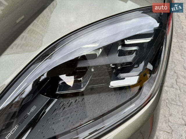 Зелений Порше Cayenne, об'ємом двигуна 3 л та пробігом 8 тис. км за 159000 $, фото 6 на Automoto.ua