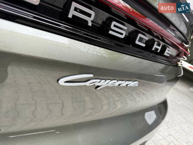 Зелений Порше Cayenne, об'ємом двигуна 3 л та пробігом 8 тис. км за 159000 $, фото 31 на Automoto.ua