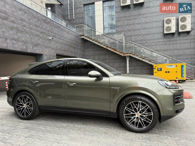 Зелений Порше Cayenne, об'ємом двигуна 3 л та пробігом 8 тис. км за 159000 $, фото 28 на Automoto.ua
