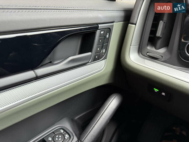 Зелений Порше Cayenne, об'ємом двигуна 3 л та пробігом 8 тис. км за 159000 $, фото 67 на Automoto.ua