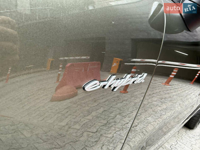 Зелений Порше Cayenne, об'ємом двигуна 3 л та пробігом 8 тис. км за 159000 $, фото 5 на Automoto.ua