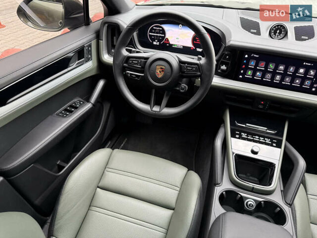 Зелений Порше Cayenne, об'ємом двигуна 3 л та пробігом 8 тис. км за 159000 $, фото 75 на Automoto.ua