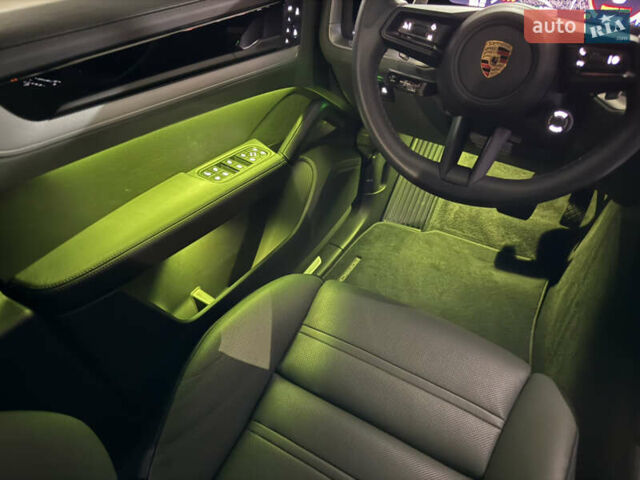 Зелений Порше Cayenne, об'ємом двигуна 3 л та пробігом 8 тис. км за 159000 $, фото 95 на Automoto.ua