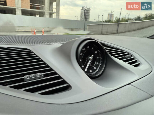 Зелений Порше Cayenne, об'ємом двигуна 3 л та пробігом 8 тис. км за 159000 $, фото 62 на Automoto.ua