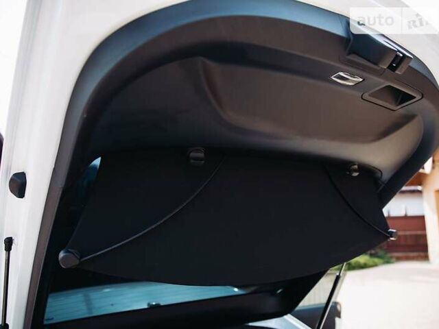 Белый Порше Кайман, объемом двигателя 2 л и пробегом 7 тыс. км за 54400 $, фото 18 на Automoto.ua