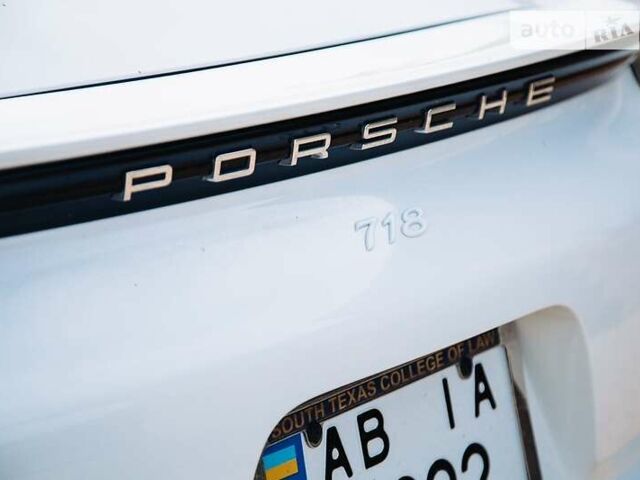Белый Порше Кайман, объемом двигателя 2 л и пробегом 7 тыс. км за 54400 $, фото 15 на Automoto.ua