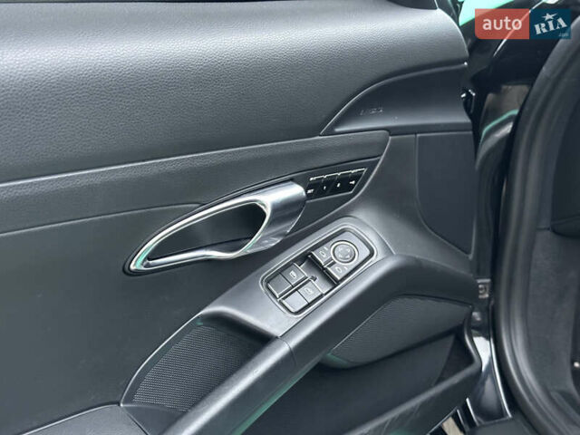 Черный Порше Кайман, объемом двигателя 2.69 л и пробегом 70 тыс. км за 37900 $, фото 11 на Automoto.ua