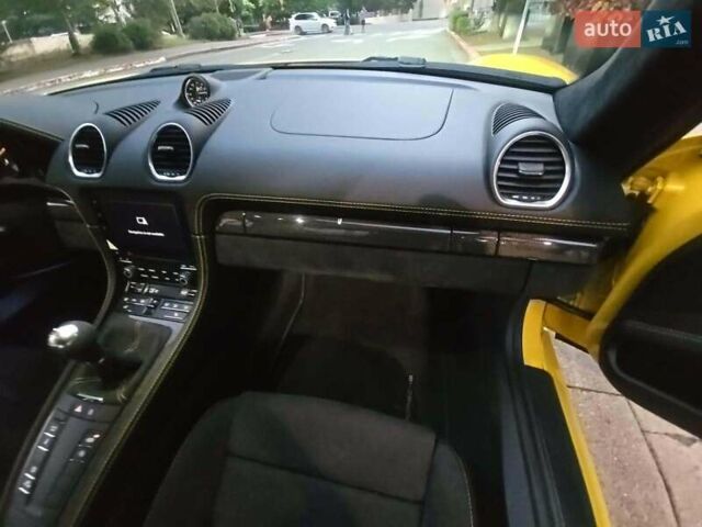 Жовтий Порше Cayman, об'ємом двигуна 4 л та пробігом 15 тис. км за 41000 $, фото 9 на Automoto.ua