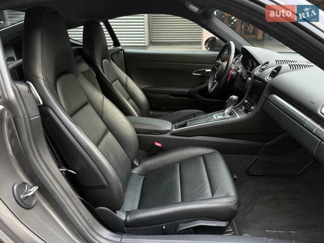 Порше Кайман 2019 в Киеве на Automoto.ua Серый Порше Кайман, объемом двигателя 1.99 л и пробегом 66 тыс. км за 55000 $, фото 15 на Automoto.ua