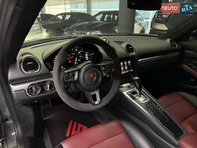 Серый Порше Кайман, объемом двигателя 2.5 л и пробегом 32 тыс. км за 66000 $, фото 18 на Automoto.ua