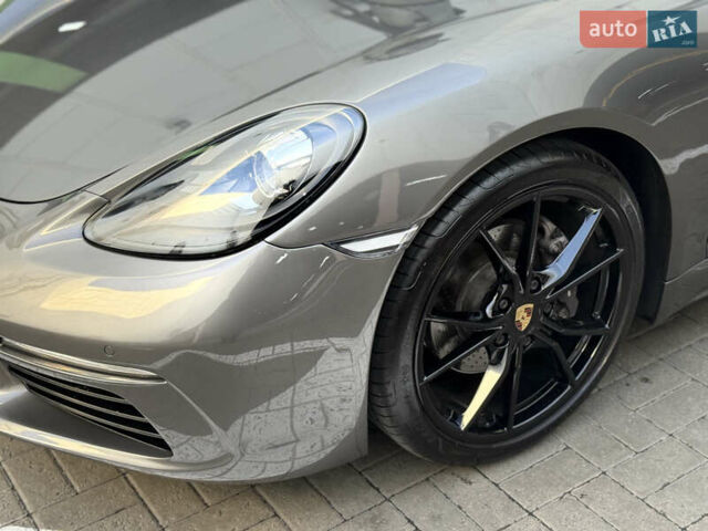 Порше Кайман 2019 в Киеве на Automoto.ua Серый Порше Кайман, объемом двигателя 1.99 л и пробегом 66 тыс. км за 55000 $, фото 9 на Automoto.ua