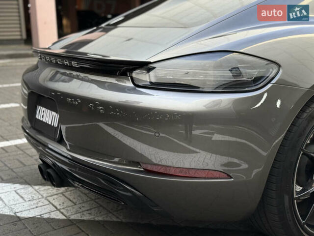 Порше Кайман 2019 в Киеве на Automoto.ua Серый Порше Кайман, объемом двигателя 1.99 л и пробегом 66 тыс. км за 55000 $, фото 11 на Automoto.ua