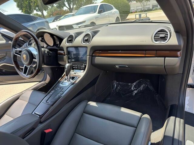 Сірий Порше Cayman, об'ємом двигуна 2 л та пробігом 41 тис. км за 41600 $, фото 13 на Automoto.ua