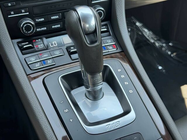 Сірий Порше Cayman, об'ємом двигуна 2 л та пробігом 41 тис. км за 41600 $, фото 11 на Automoto.ua