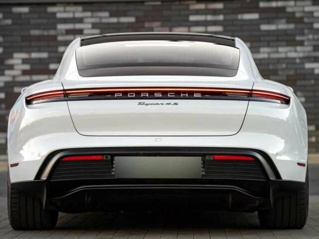 Белый Порше Другая, объемом двигателя 0 л и пробегом 43 тыс. км за 39000 $, фото 4 на Automoto.ua