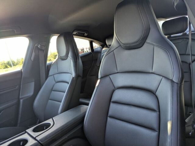 Белый Порше Другая, объемом двигателя 0 л и пробегом 77 тыс. км за 65000 $, фото 6 на Automoto.ua