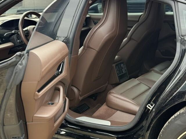 Черный Порше Другая, объемом двигателя 0 л и пробегом 29 тыс. км за 57000 $, фото 5 на Automoto.ua