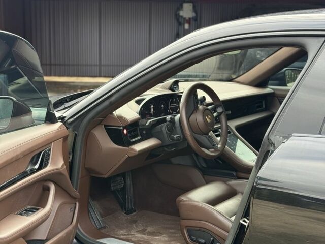 Черный Порше Другая, объемом двигателя 0 л и пробегом 29 тыс. км за 57000 $, фото 8 на Automoto.ua