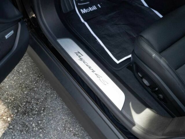 Черный Порше Другая, объемом двигателя 0 л и пробегом 28 тыс. км за 40500 $, фото 13 на Automoto.ua