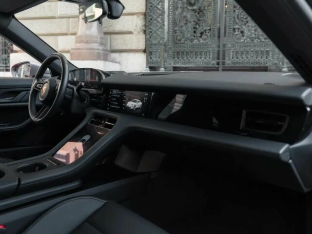 Красный Порше Другая, объемом двигателя 0 л и пробегом 19 тыс. км за 53200 $, фото 8 на Automoto.ua