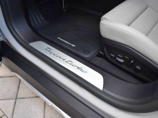 Серый Порше Другая, объемом двигателя 0 л и пробегом 24 тыс. км за 143000 $, фото 16 на Automoto.ua