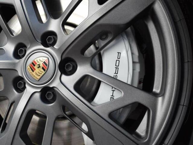 Серый Порше Другая, объемом двигателя 0 л и пробегом 24 тыс. км за 143000 $, фото 12 на Automoto.ua