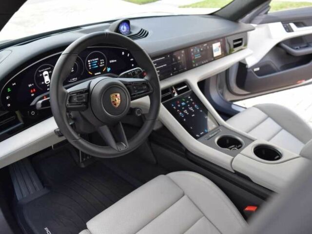 Серый Порше Другая, объемом двигателя 0 л и пробегом 24 тыс. км за 143000 $, фото 8 на Automoto.ua