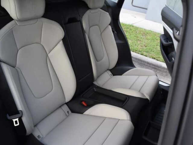 Серый Порше Другая, объемом двигателя 0 л и пробегом 24 тыс. км за 143000 $, фото 13 на Automoto.ua