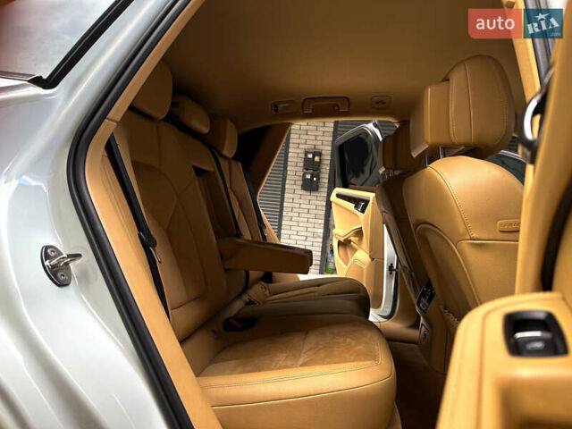 Белый Порше Масан, объемом двигателя 3 л и пробегом 260 тыс. км за 21999 $, фото 10 на Automoto.ua