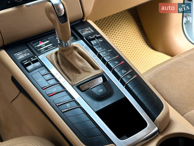 Белый Порше Масан, объемом двигателя 3 л и пробегом 260 тыс. км за 21999 $, фото 16 на Automoto.ua