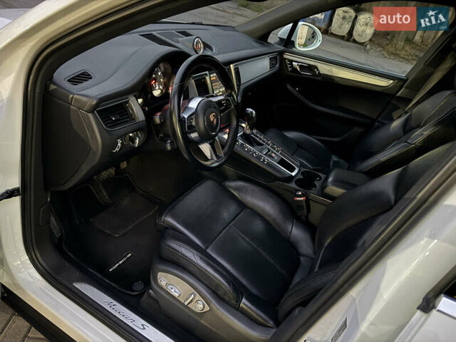 Белый Порше Масан, объемом двигателя 3 л и пробегом 110 тыс. км за 22500 $, фото 21 на Automoto.ua