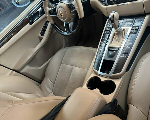 Белый Порше Масан, объемом двигателя 3 л и пробегом 140 тыс. км за 27777 $, фото 10 на Automoto.ua