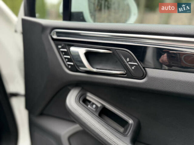 Білий Порше Масан, об'ємом двигуна 3 л та пробігом 141 тис. км за 21500 $, фото 21 на Automoto.ua