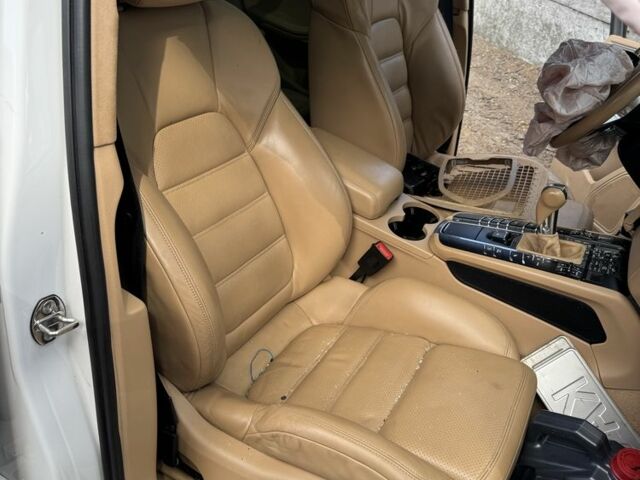 Белый Порше Масан, объемом двигателя 3.6 л и пробегом 155 тыс. км за 10000 $, фото 10 на Automoto.ua