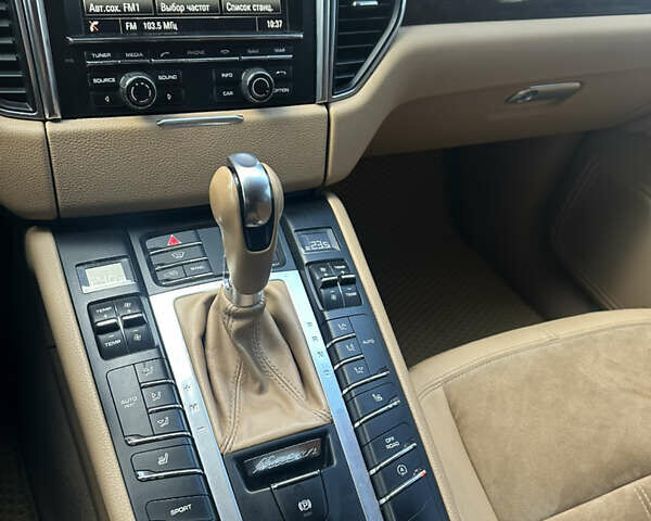 Белый Порше Масан, объемом двигателя 3 л и пробегом 140 тыс. км за 27777 $, фото 14 на Automoto.ua