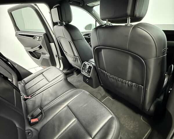 Білий Порше Масан, об'ємом двигуна 3 л та пробігом 141 тис. км за 20900 $, фото 29 на Automoto.ua