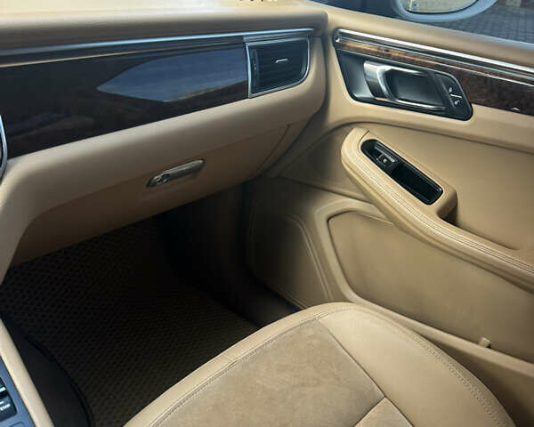 Белый Порше Масан, объемом двигателя 3 л и пробегом 140 тыс. км за 27777 $, фото 15 на Automoto.ua